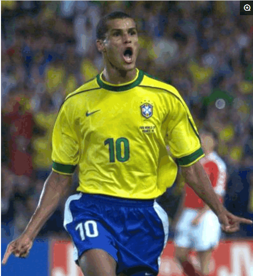 她在与对手 她在与对手